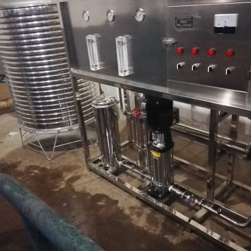 博爱1吨饮料厂用纯净水设备 郑州1吨反渗透设备，食品净水设备的关键选择
